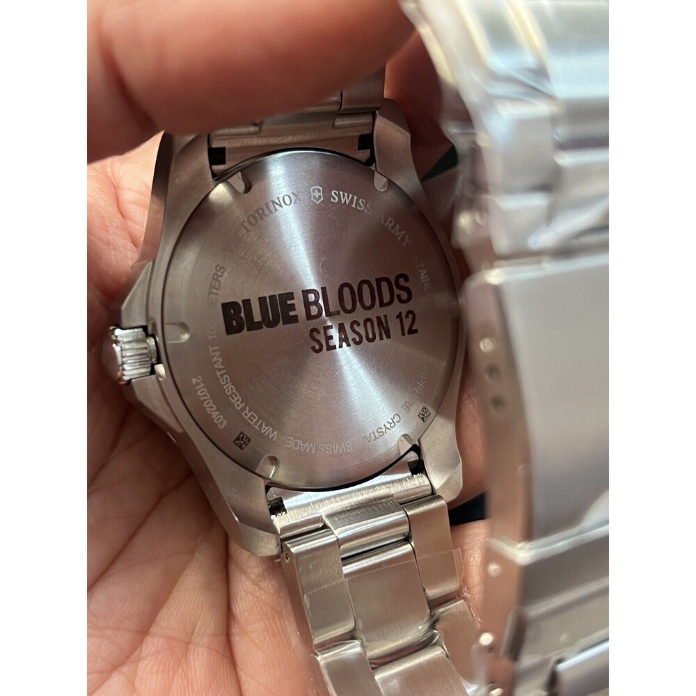 BLUE BLOODS Swiss Army Victorinox Maverick Watch (Official Cast & Crew Swag) - Picture 5 of 8
